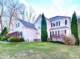 14 Wood Creek Dr, Monroe, CT 06468