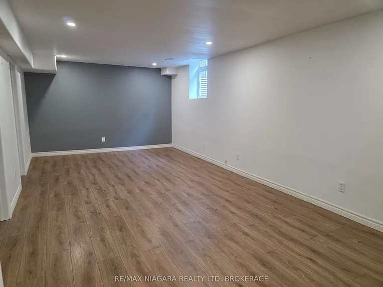 8383 Heikoop Cres #LOWER LEVEL — Photo 6