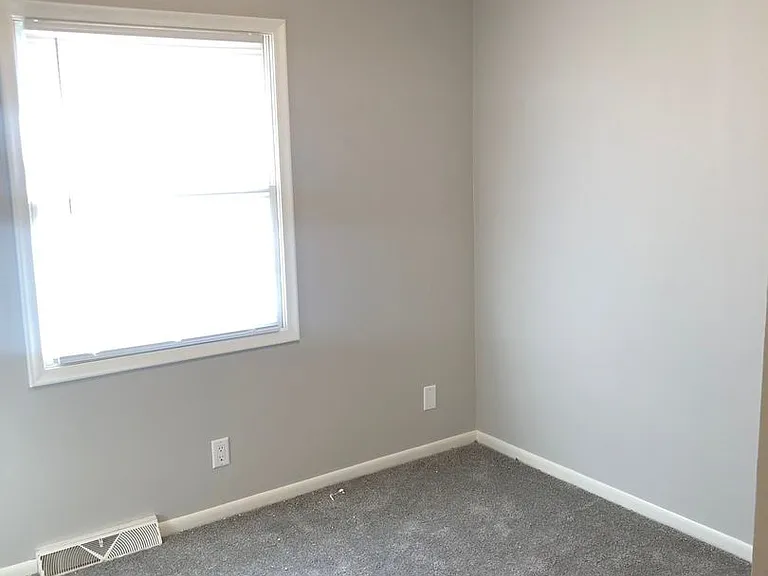 12730 Larimore Ave — Photo 9