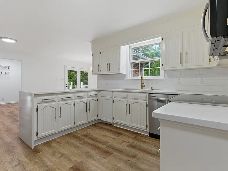 308 Brookview Ct #A — Photo 9