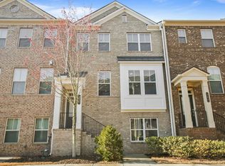 586 Sunset Park Dr, Suwanee, GA 30024