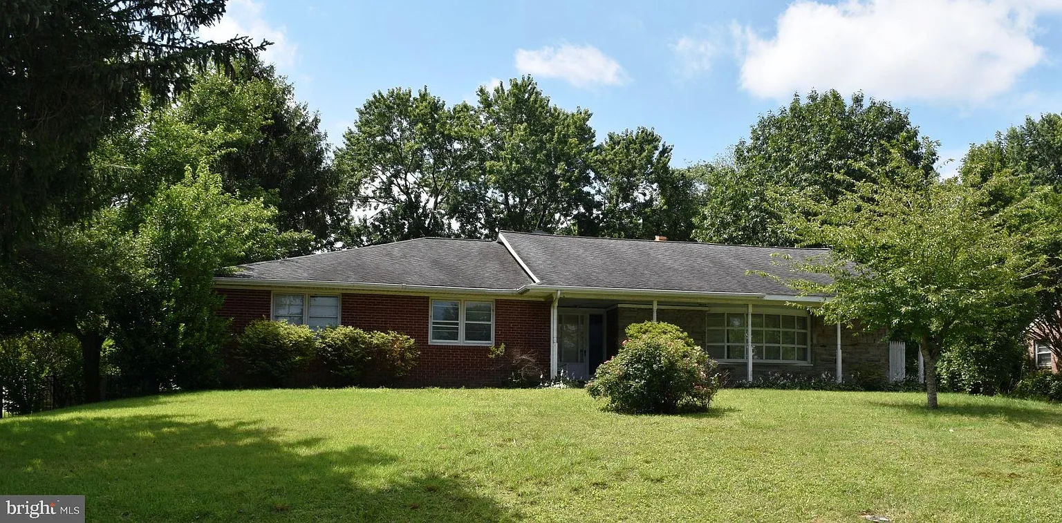 612 Southgate Rd photo 1