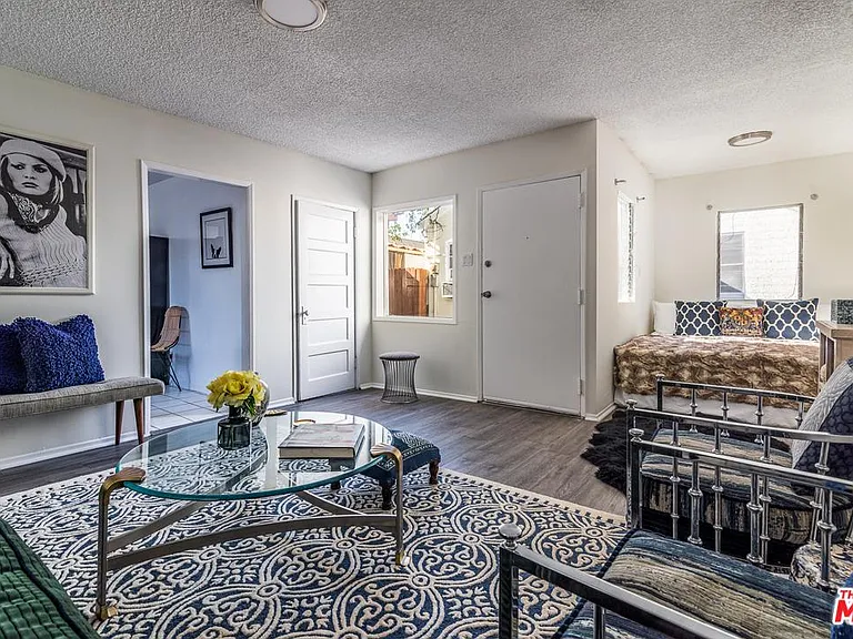 2750 Alsace Ave #1/2 — Photo 4