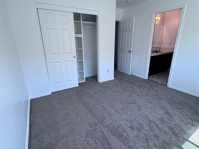 4046 Thoroughbred Ave SE — Photo 6