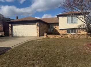 12957 Canterbury Dr, Sterling Heights, MI