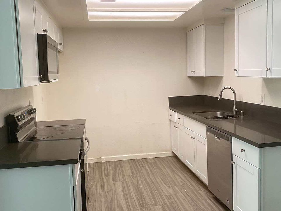 1st image of 1366 E Oak Ave Unit A