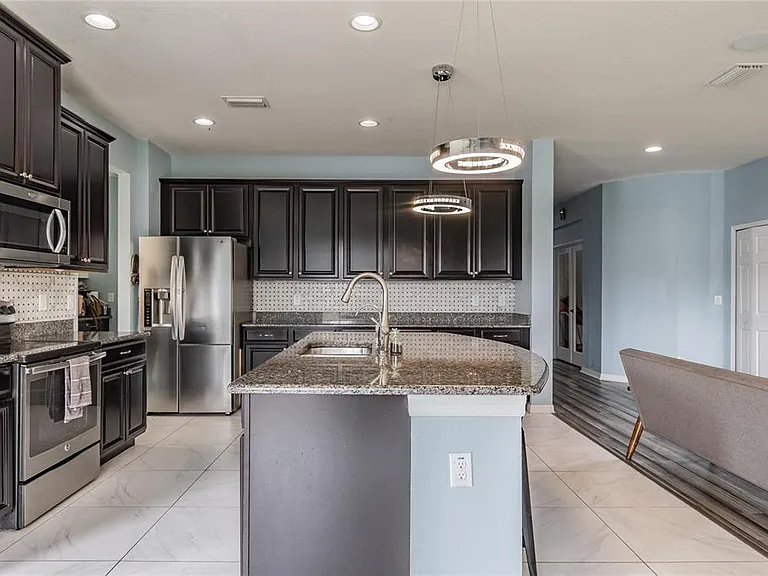 11027 Tahiti Isle Ln — Photo 47