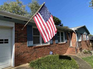 9 Tussock Rd, Greenville, SC 29615