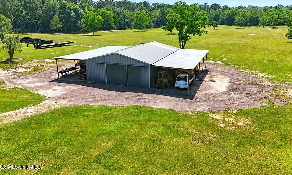 1st image of 271 Bobby Ln
