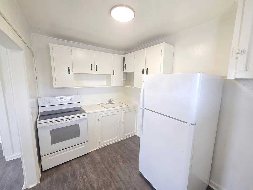 400 Santa Fe Dr #1