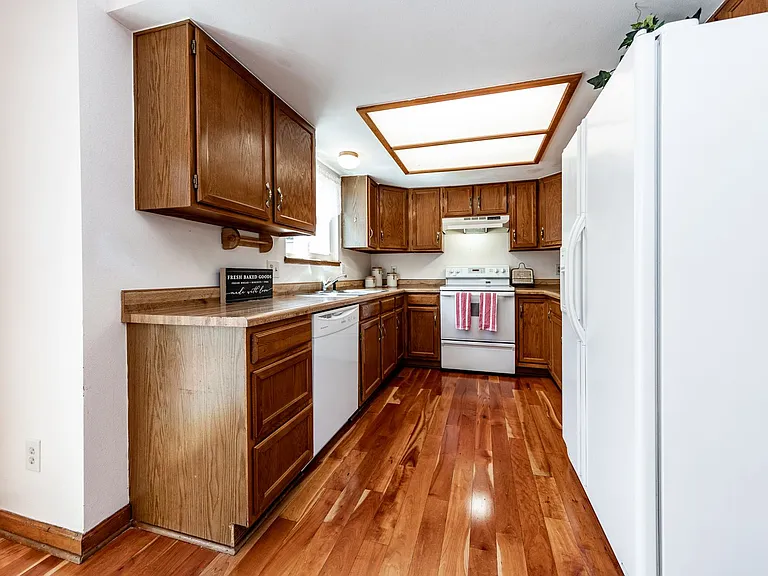 6930 Native Cir — Photo 17
