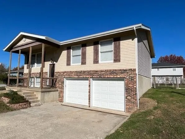 1301 Magnolia St, Macon, MO 63552