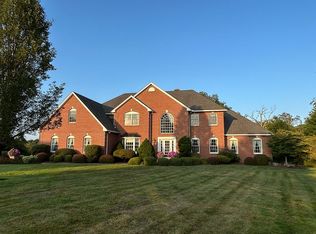 38 Windbrook Dr, Suffield, CT 06078