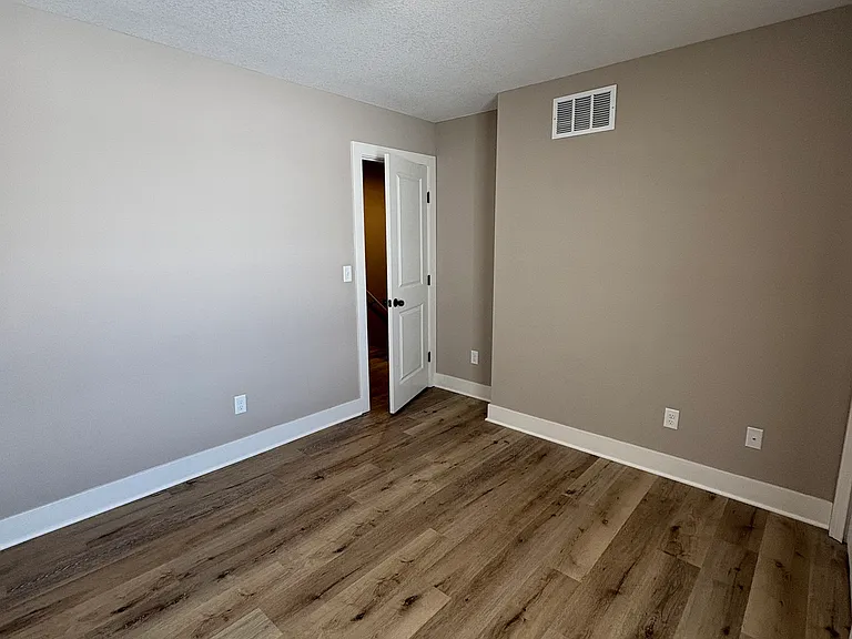 16307 W Lynndale St #16307 — Photo 6