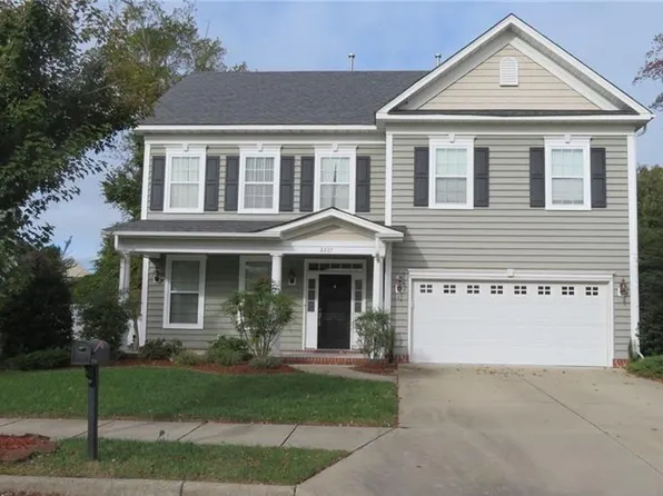 2207 Tuliptree Cir, Suffolk, VA 23435