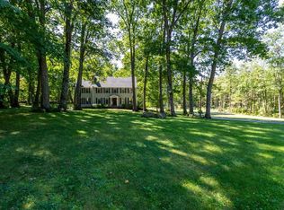 8 Fox Hollow Rd, Derry, NH 03038