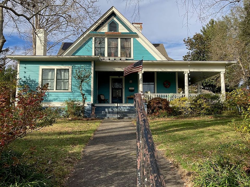 1st image of 631 4th Ave W