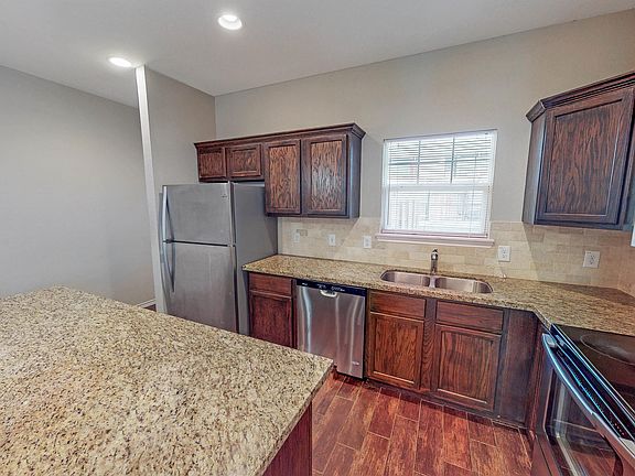 5th image of 105 Richards St APT B