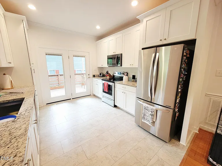 207 Danforth Dr — Photo 13
