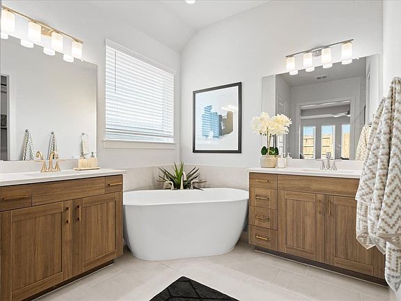 7th image of this home