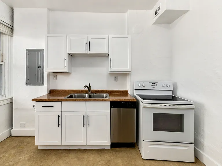 502 Gladstone Blvd #8 — Photo 22