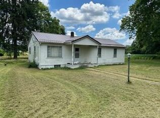 587 Firehouse Dr, Saint Louisville, OH 43071