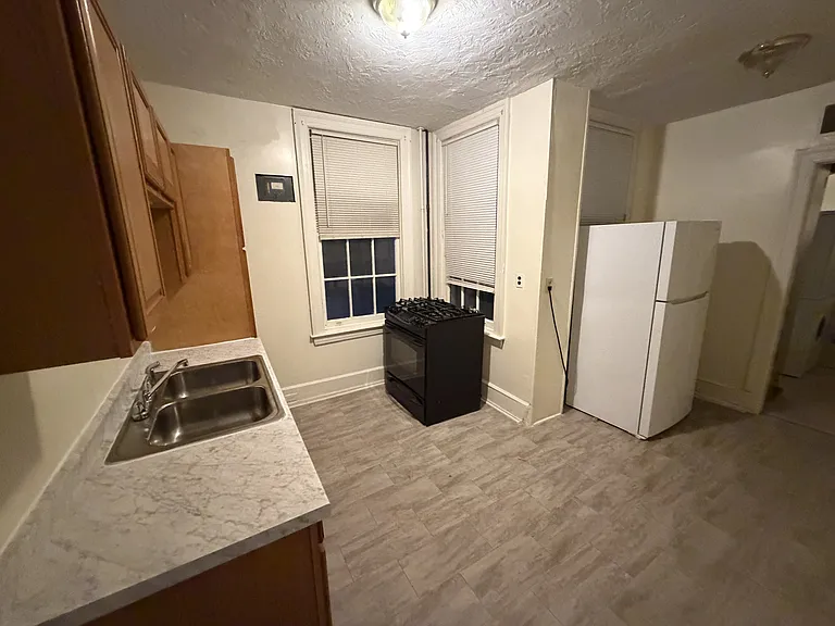 132 W Market St #2A — Photo 7