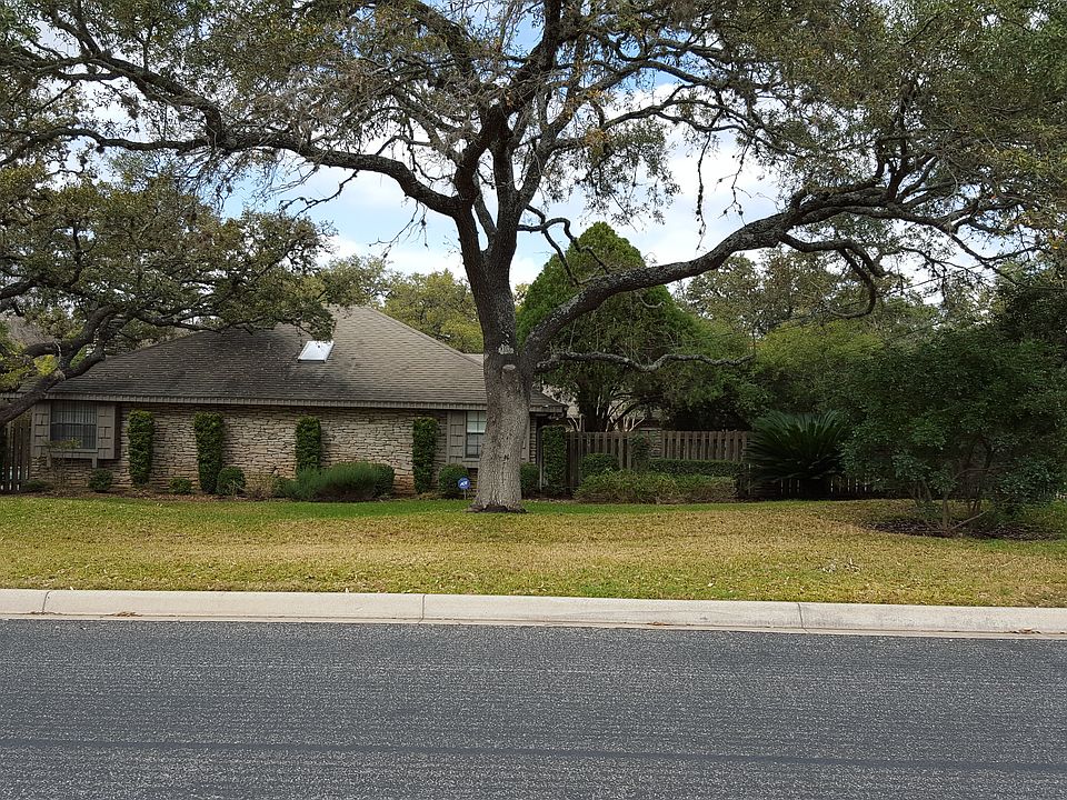 1st image of 621 Paseo Canada St