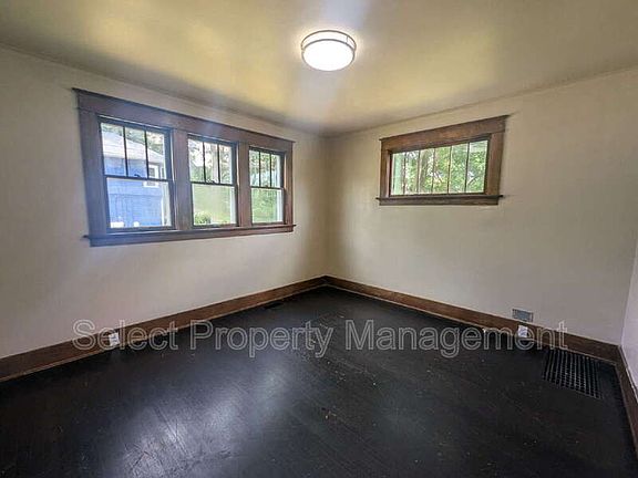 5th image of 1148 W Packard Ave