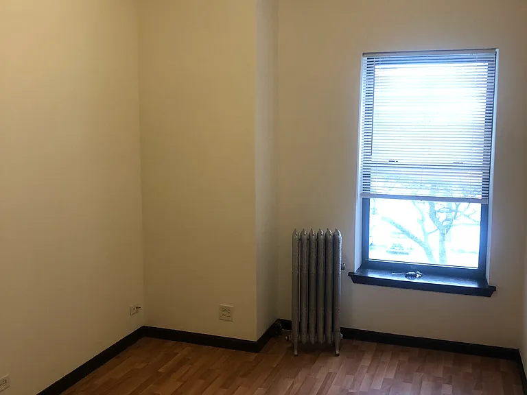 5608 S King Dr #1 — Photo 4