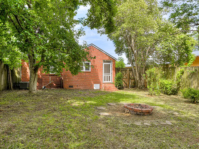 2066 Greene St — Photo 31