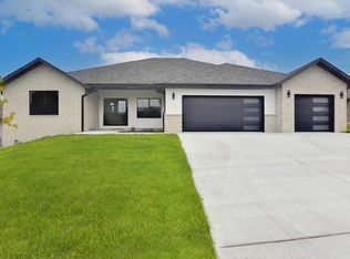 1506 E Hayloft Dr, Ozark, MO 65721