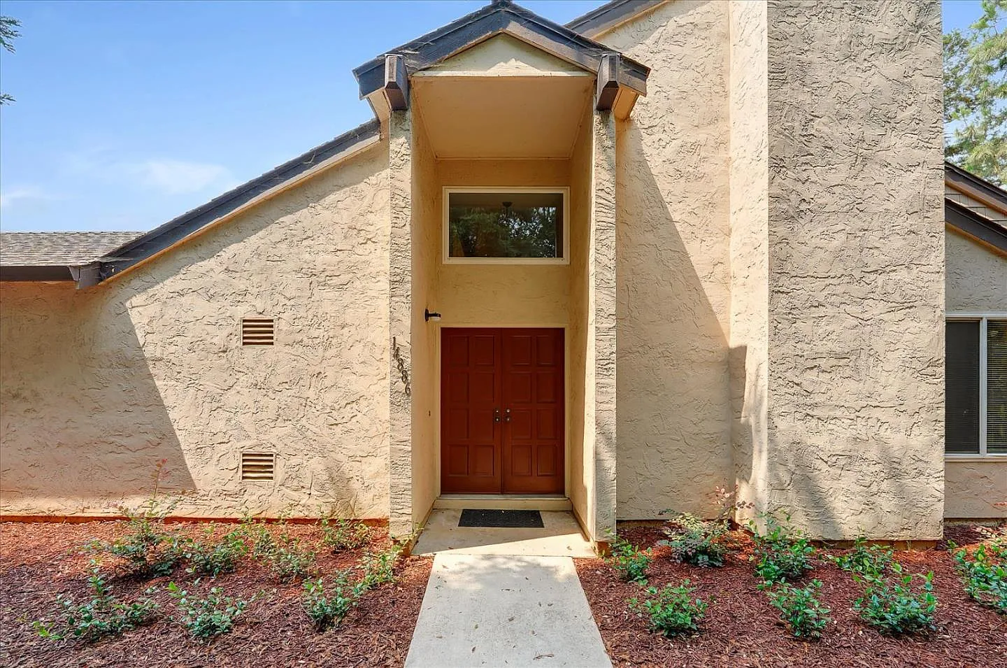 14886 Tahoe Way photo 1