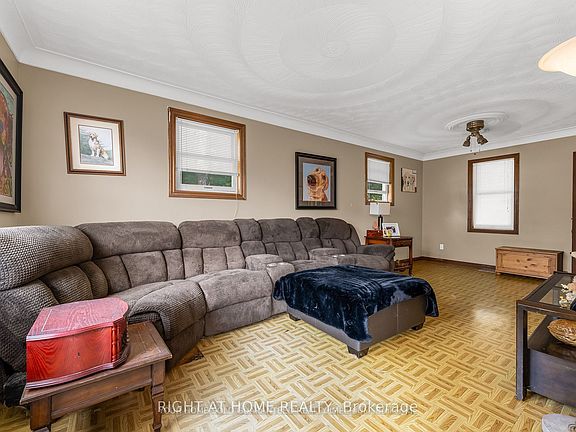 4th image of 333 Limeridge Rd E