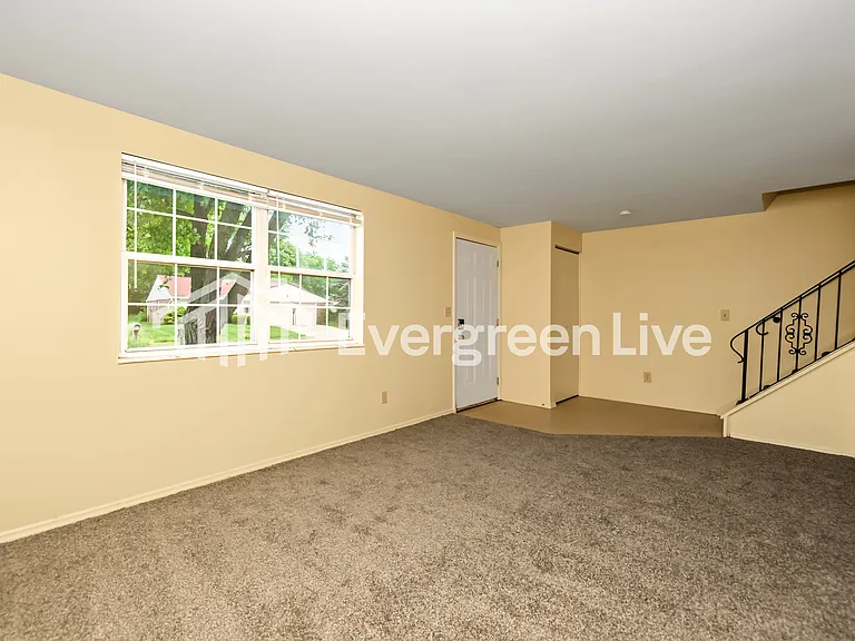 8441 Eagle Pass Dr — Photo 3