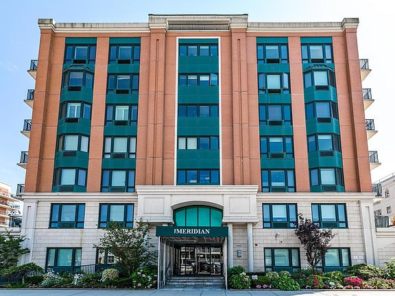 2nd image of 260 W Broadway APT 3C