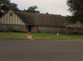 831 Willowcreek Dr, Jacksonville, TX 75766