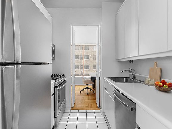 4th image of 200 E 69th St APT 8B