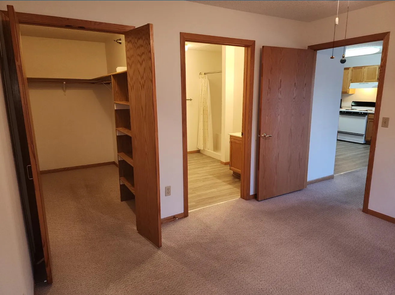20 bed, 18.5 bath, 25600 sqft, $850 — Photo 3