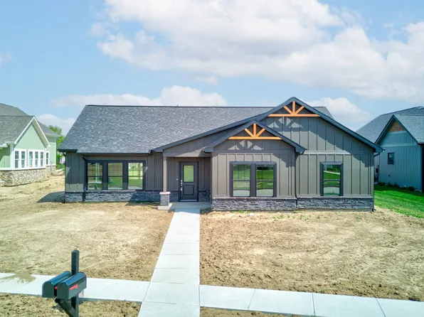 714 Cypress Dr, Tipton, IN 46072