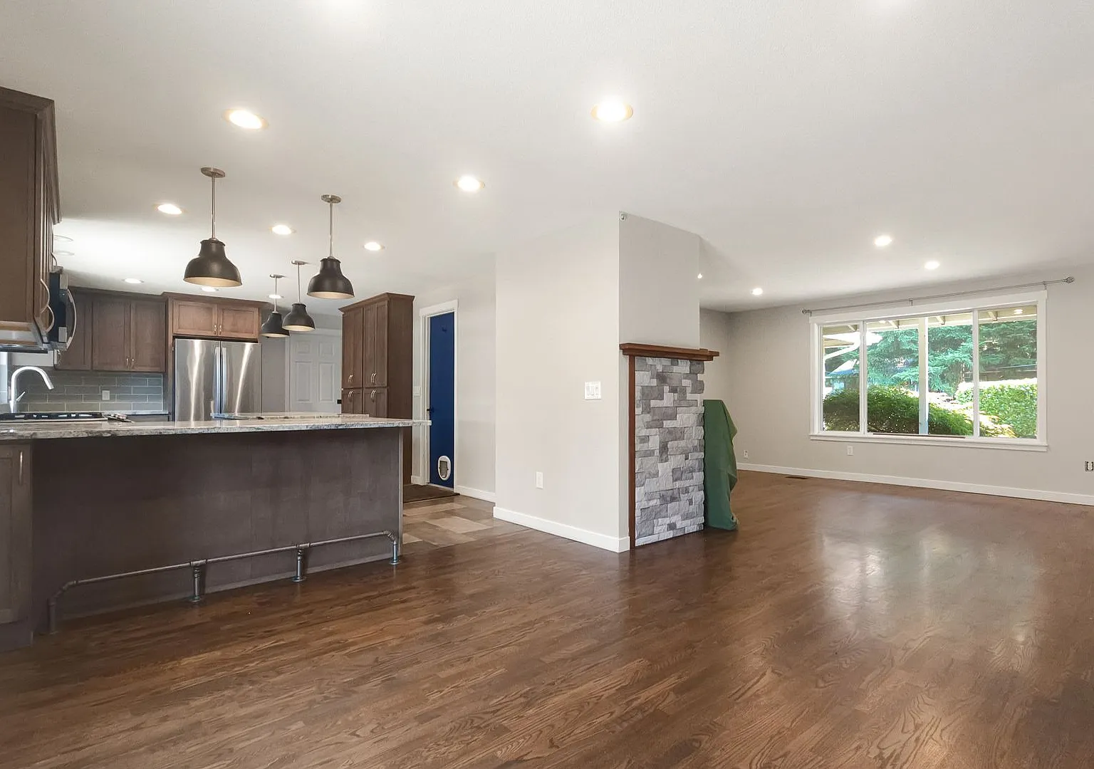 3-Bedroom Rambler Near Totem Lake with Large Yard — Photo 4