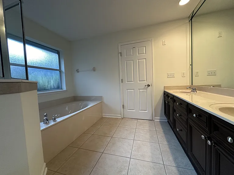 5204 Comfort Ct — Photo 27