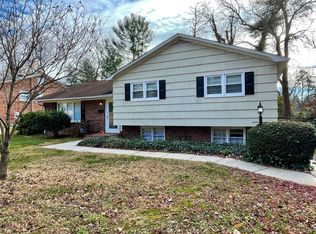 2820 Ashwood Dr, Winston Salem, NC 27103