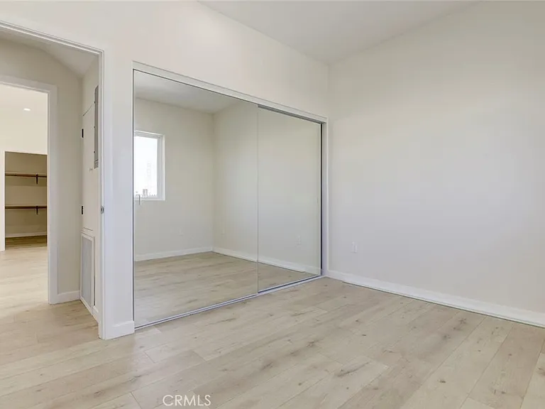 7408 Radford Ave — Photo 16