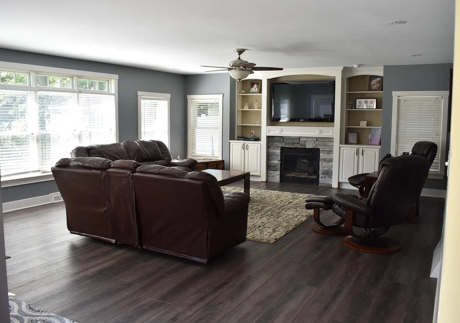 93 E Poplar Dr — Photo 1