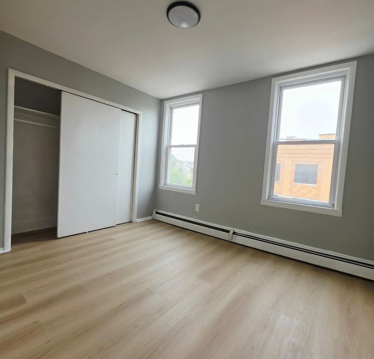 3 bed, 1000 sqft, $2,700 — Photo 4