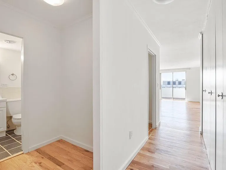 8 Whittier Pl #21G — Photo 17