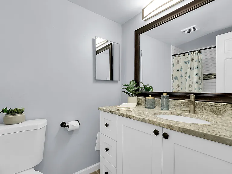 724 Quince Orchard Blvd #202 — Photo 10