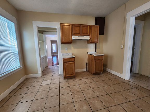 5th image of 395 Sherman Ave #11