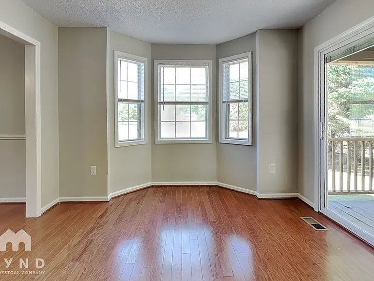 105 Mary Michael Ln — Photo 5